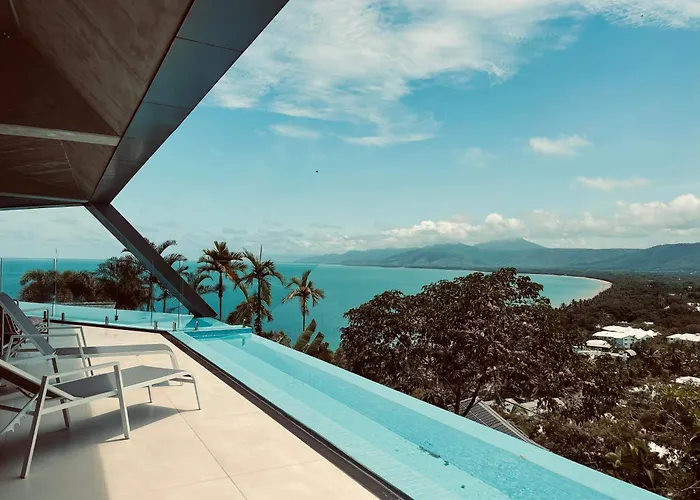 'The Edge' Unique Luxury Experience Villa Port Douglas